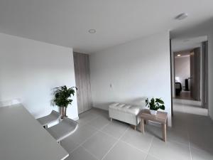 Hermoso apto en poblado con piscina