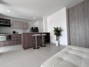 Hermoso apto en poblado con piscina