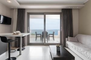 Kymothoe Elite Suites
