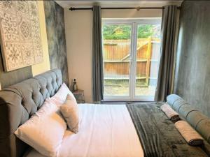 Canterbury 4 bed spacious house