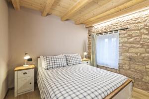 One-Bedroom Deluxe Apartment