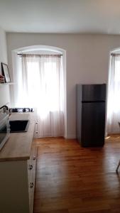 Casa Renova, intero appartamento, 2 camere, max 4 ospiti, Trieste zona storica