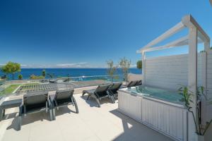 Superior Suite with Sea View (4 Adults) room in Kymothoe Elite