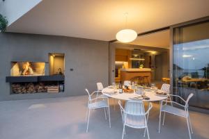 Seaview and Pool House Manu