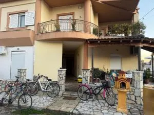 ΑΠΟΣΤΟΛΟΥ Γιάννης - Stefanosaíoi