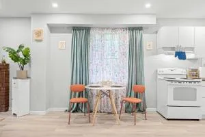 Private Cozy Room with Free Parking - Thornhill