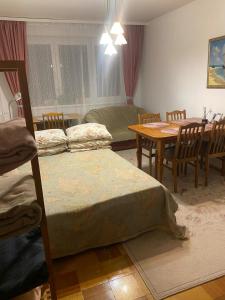 Įdomus būstas ant Neries skardžio