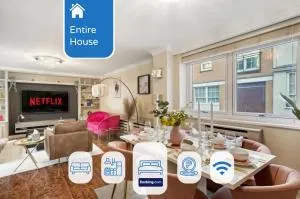 Mews House London with Private Patio & Parking - London