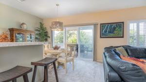 Coconut Plantation 1192-4