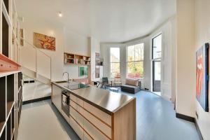 Beautiful trendy apartment sleeps 4