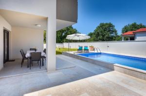 Villa Tena with Private Swimming Pool