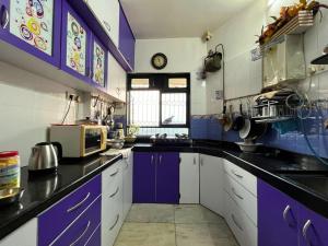 Cozy Private Room w private bath n skyline view