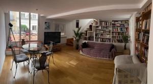 Romantic Central Terrace