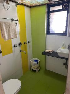 Cozy Private Room w private bath n skyline view