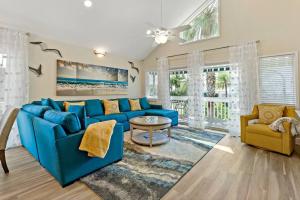 Longboat Key Beach House Beauty With Peek-a-views
