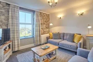 Cosy Flat Sea Views Short Walk to Shops & Pub - Porthcurno