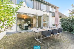 Villa Pippa - house on a short walk from the beach