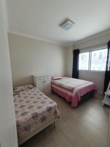 Amplo Apartamento em Meia Praia