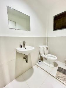 3-Bedroom Cozy Home in Downtown CDO with Balcony