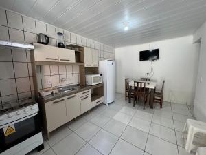 A86 - Casa 02 dormitórios no centro.