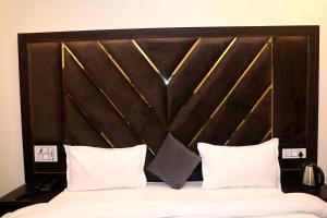 Hotel Shreya Galaxy with Swimming Pool- Best Property in Haridwar