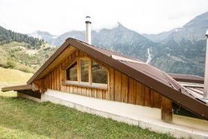 Maiensäss, Berghütte Pundelon - autark, voll ausgestattet, Ressourcen begrenzt