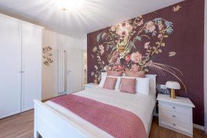 Lora luxury Suite 5, free private parking, self check in, air conditioner