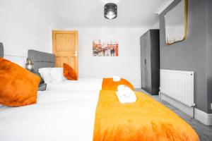 Modern stylish home, Garden, Parking, WiFi Families Contractors