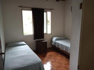 Casa con piscina en entorno muy verde