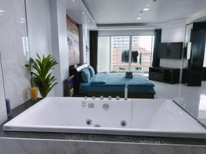 Amazing big balcony Seaview Dontan beachfront