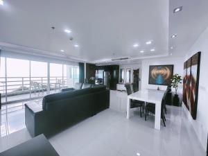 Amazing big balcony Seaview Dontan beachfront