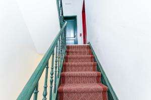 Elegant 5 BR Apartment at Ghents Core