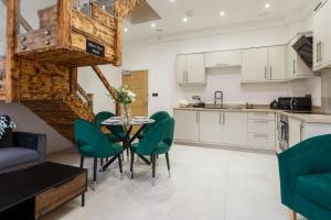 Bradford Luxury Central Apartment
