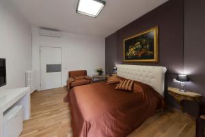 Astoria Golden House