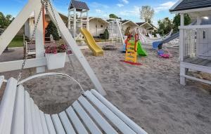 Lovely Home In Darlowo Wicie With Wifi