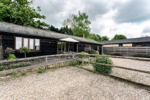 Beautiful Box Hill Lodge