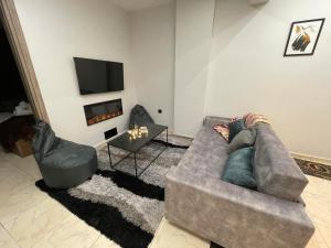 Executive House est November 2024