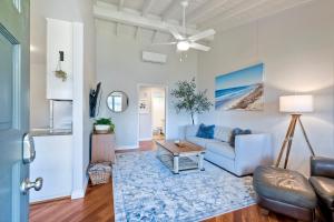 90 Walk Score - Steps to Beach & Dining - Reserved Parking