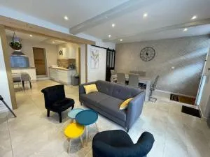 Maison de Village, 3 chambres, fibre - Cuq