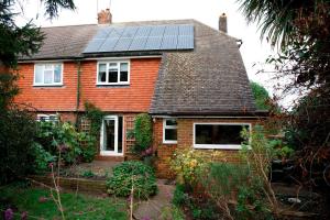 Hassocks Hideaway with Parking Garden