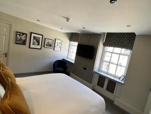 King Room room in The Punchbowl Inn