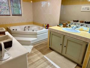 Villas Villa a 5min de Bayonne avec Piscine chauffe et salle de sport : photos des chambres