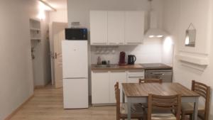 Appartements Excellent Studio au coeur historique de Frejus : photos des chambres