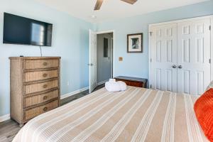 Oceanside Oak Island Getaway For Families and Pets!