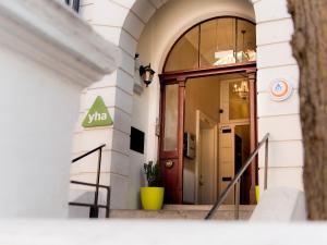 YHA London Earl