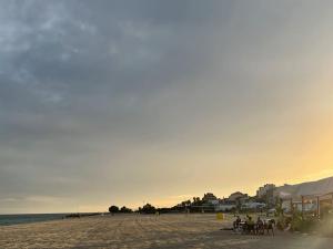 Apto en la playa a 20 min en tren de Barcelona