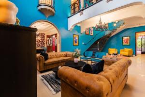 Charm near Roma Luxurious Mansion for Groups