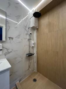 Central Urban Suite by Zeussuites