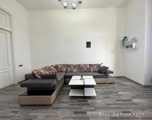 F1 Hard Rock Apartments