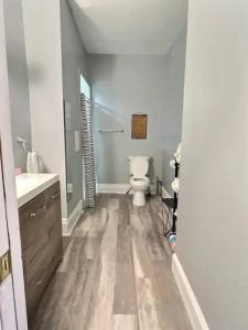 3Bed Perfect Retreat in Pittsburgh - Apt 2